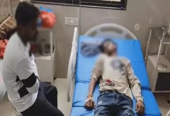 गर्लफ्रेंड से मिलना पड़ा महंगा: पुलिस ने बॉयफ्रेंड को जमकर पीटा गर्लफ्रेंड से मिलना पड़ा महंगा: पुलिस ने बॉयफ्रेंड को जमकर पीटा