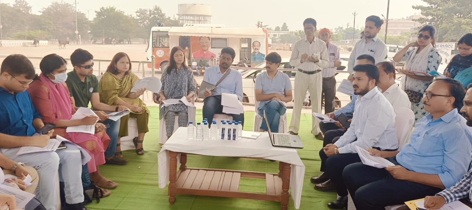 भारतीय प्रशासनिक सेवा के प्रशिक्षु अधिकारीगण द्वारा निगम रिसाली के स्लम एरिया में पंहुचकर संचालित योजनाओं की जानकारी ली। भारतीय प्रशासनिक सेवा के प्रशिक्षु अधिकारीगण द्वारा निगम रिसाली के स्लम एरिया में पंहुचकर संचालित योजनाओं की जानकारी ली।