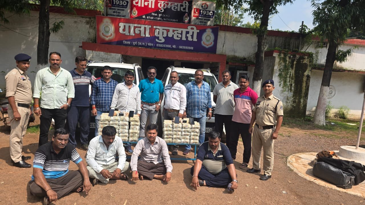 महाराष्ट्र पासिंग दो स्कॉर्पियो वाहन से 6 करोड़ 60 लाख रुपए बरामद ।