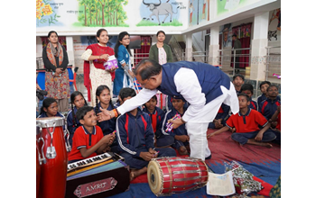 रायपुर : दिव्यांग बच्चों के बीच पहुंचे मुख्यमंत्री श्री साय …