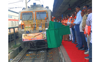 रायपुर : 850 श्रद्धालुओं का जत्था अयोध्या धाम एवं काशी विश्वनाथ के दर्शन के लिए भारत गौरव स्पेशल ट्रेन से अयोध्या रवाना… रायपुर : 850 श्रद्धालुओं का जत्था अयोध्या धाम एवं काशी विश्वनाथ के दर्शन के लिए भारत गौरव स्पेशल ट्रेन से अयोध्या रवाना…