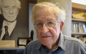 एपस्टीन फाइल में फिर आया नॉम चॉम्स्की का नाम, मीडिया को कहा था ‘गिद्ध’; बचने की दी थी सलाह…