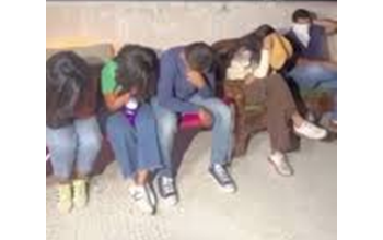 गुजरात के अहमदाबाद में हुक्का और शराब पार्टी के दौरान छापा, 43 गिरफ्तार; मोबाइल फोन जब्त…