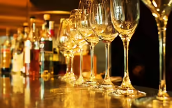 भारत-US ट्रेड डील: व्हिस्की-वाइन पर ड्यूटी घटी तो भी देसी कंपनियों की बादशाहत रहेगी बरकरार, समझिए कैसे… भारत-US ट्रेड डील: व्हिस्की-वाइन पर ड्यूटी घटी तो भी देसी कंपनियों की बादशाहत रहेगी बरकरार, समझिए कैसे…