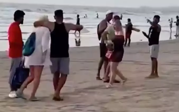 गोवा में समुद्र तटों पर विदेशियों संग जबरन सेल्फी लेने वालों की खैर नहीं, पुलिस लेगी एक्शन…