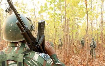 छत्तीसगढ़ में 1.61 करोड़ के इनामी 51 माओवादियों का समर्पण, कई हथियार सुरक्षा बलों को सौंपे…