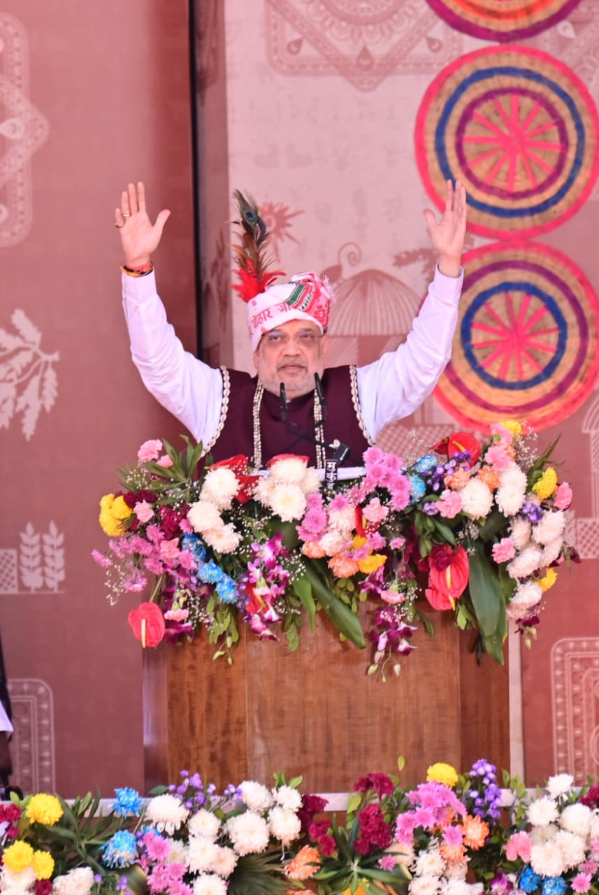 रायपुर : भारत की संस्कृति का आभूषण है बस्तर – केंद्रीय गृहमंत्री श्री अमित शाह… रायपुर : भारत की संस्कृति का आभूषण है बस्तर – केंद्रीय गृहमंत्री श्री अमित शाह…