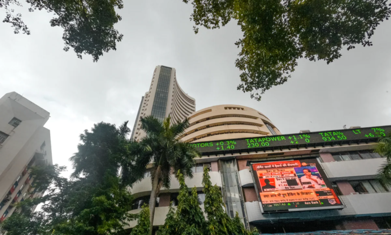 Share Market Updates: गिरावट के साथ खुला शेयर बाजार, Nifty 25900 के नीचे फिसला, 7% टूटे LG India के शेयर…