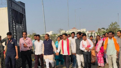 रायपुर : बनासकांठा, गुजरात के शैक्षणिक भ्रमण पर रवाना हुए बस्तर के पशुपालक और बिहान समूह की दीदियां… रायपुर : बनासकांठा, गुजरात के शैक्षणिक भ्रमण पर रवाना हुए बस्तर के पशुपालक और बिहान समूह की दीदियां…