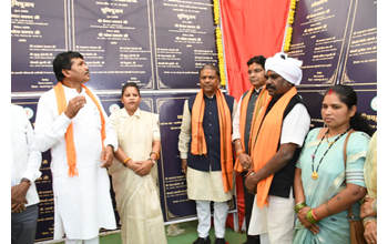 रायपुर : मेला स्थानीय अर्थव्यवस्था को मजबूत करने का सशक्त माध्यम-मंत्री श्री केदार कश्यप… रायपुर : मेला स्थानीय अर्थव्यवस्था को मजबूत करने का सशक्त माध्यम-मंत्री श्री केदार कश्यप…