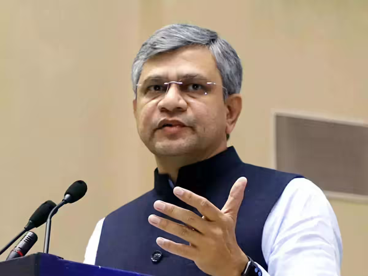 रेलवे ने 3 करोड़ संदिग्ध यूजर आईडी किया बंद, टिकट बुकिंग को बनाया सुरक्षित…