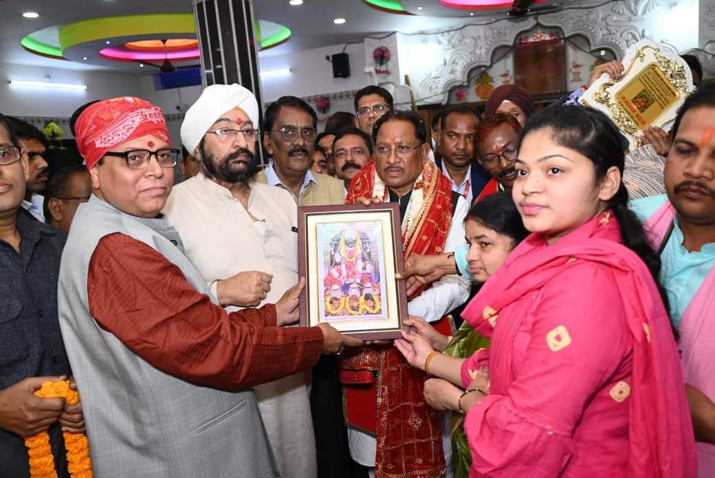 रायपुर : मुख्यमंत्री श्री विष्णुदेव साय ने महालक्ष्मी मंदिर में की पूजा-अर्चना, प्रदेशवासियों की सुख-समृद्धि कामना की…