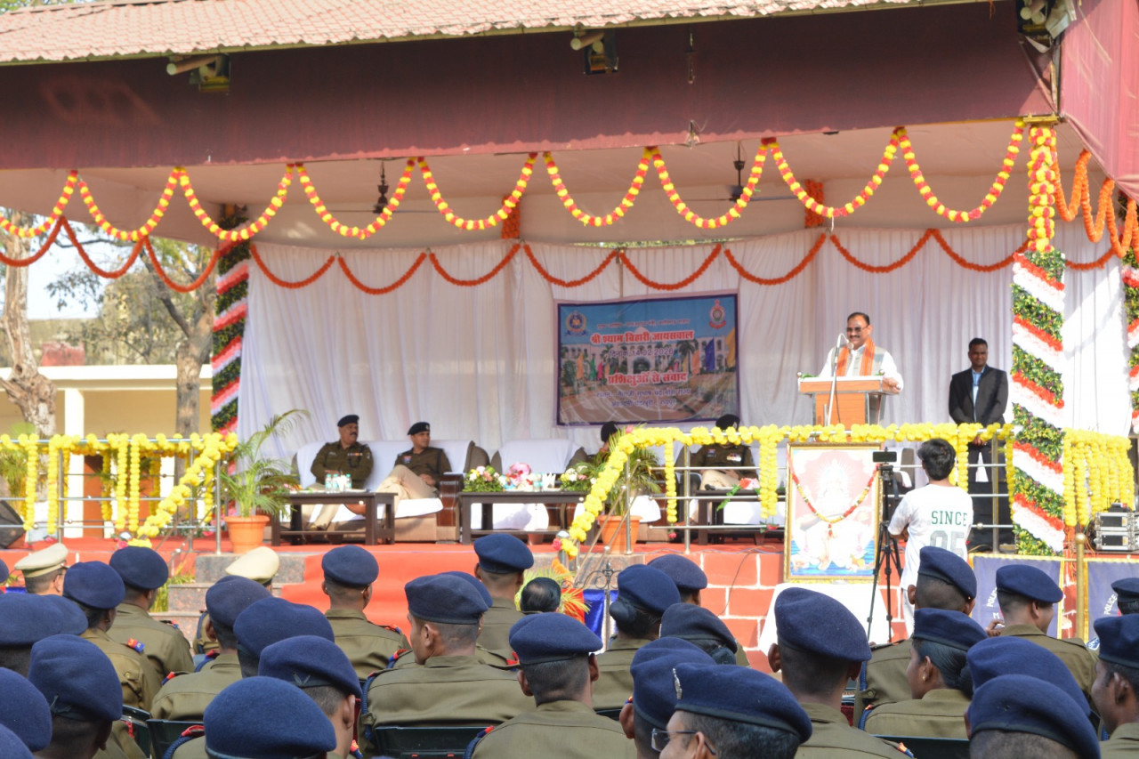 रायपुर : 870 प्रशिक्षु उपनिरीक्षकों हेतु संवादात्मक प्रशिक्षण कार्यक्रम का स्वास्थ्य मंत्री श्री श्याम बिहारी जायसवाल एवं शिक्षा मंत्री श्री गजेन्द्र यादव ने किया शुभारंभ… रायपुर : 870 प्रशिक्षु उपनिरीक्षकों हेतु संवादात्मक प्रशिक्षण कार्यक्रम का स्वास्थ्य मंत्री श्री श्याम बिहारी जायसवाल एवं शिक्षा मंत्री श्री गजेन्द्र यादव ने किया शुभारंभ…