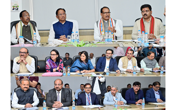 रायपुर : छत्तीसगढ़ के एग्रोक्लाइमेट के अनुरूप बनाएंगे विशेष नीति: केन्द्रीय मंत्री श्री शिवराज सिंह चौहान… रायपुर : छत्तीसगढ़ के एग्रोक्लाइमेट के अनुरूप बनाएंगे विशेष नीति: केन्द्रीय मंत्री श्री शिवराज सिंह चौहान…