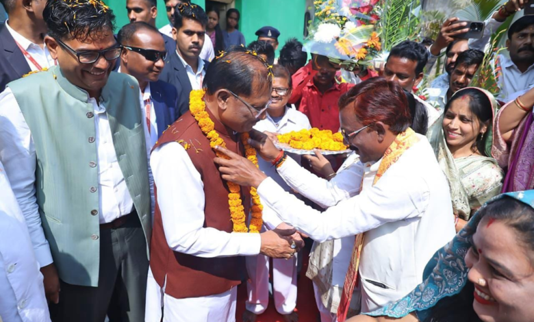 रायपुर : नगरीय निकायों में ऐतिहासिक जनादेश का एक वर्ष: सुशासन, पारदर्शिता और विकास पर जनता की मुहर – मुख्यमंत्री श्री विष्णु देव साय…