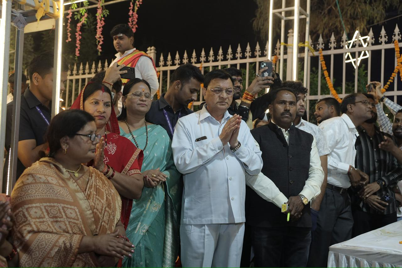 रायपुर : शिव आरती, दीपोत्सव और भव्य आतिशबाजी के साथ पाली महोत्सव 2026 का हुआ शुभारंभ…