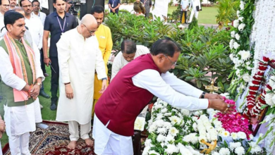 रायपुर : मुख्यमंत्री श्री विष्णुदेव साय ने श्रीमती कुसुम सिन्हा को दी श्रद्धांजलि… रायपुर : मुख्यमंत्री श्री विष्णुदेव साय ने श्रीमती कुसुम सिन्हा को दी श्रद्धांजलि…