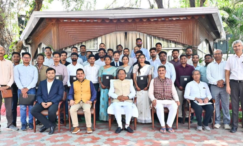 रायपुर : खनिज संपदा से समृद्ध छत्तीसगढ़ के विकास में निभाएं अहम भूमिका : मुख्यमंत्री श्री साय… रायपुर : खनिज संपदा से समृद्ध छत्तीसगढ़ के विकास में निभाएं अहम भूमिका : मुख्यमंत्री श्री साय…