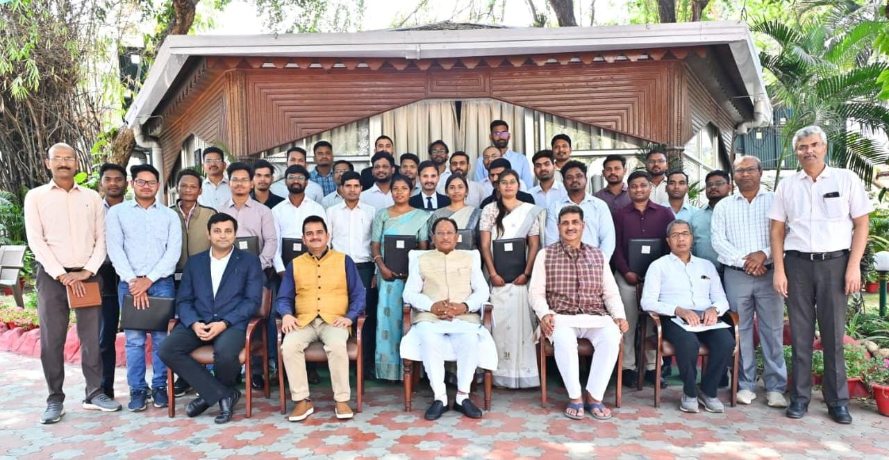 रायपुर : खनिज संपदा से समृद्ध छत्तीसगढ़ के विकास में निभाएं अहम भूमिका : मुख्यमंत्री श्री साय…