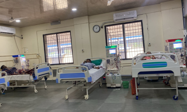 रायपुर : निरंतर डायलिसिस सेवाओं से किडनी मरीजों को राहत, निःशुल्क योजना बनी संबल… रायपुर : निरंतर डायलिसिस सेवाओं से किडनी मरीजों को राहत, निःशुल्क योजना बनी संबल…