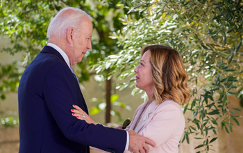 इटली की PM मेलोनी ने दिया कौन सा खास गिफ्ट, जिसके कायल हुए जो बाइडन… इटली की PM मेलोनी ने दिया कौन सा खास गिफ्ट, जिसके कायल हुए जो बाइडन…