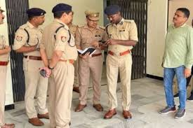 छत्तीसगढ़ में 17 वर्षीय आदिवासी किशोरी के साथ सामूहिक दुष्कर्म, जंगल में फेंका; हालत गंभीर… छत्तीसगढ़ में 17 वर्षीय आदिवासी किशोरी के साथ सामूहिक दुष्कर्म, जंगल में फेंका; हालत गंभीर…