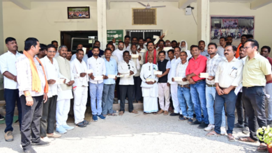रायपुर : उपमुख्यमंत्री ने कबीर कुटियों को वाद्ययंत्रों के लिए 4.25 लाख रूपए का किया वितरण…. रायपुर : उपमुख्यमंत्री ने कबीर कुटियों को वाद्ययंत्रों के लिए 4.25 लाख रूपए का किया वितरण….