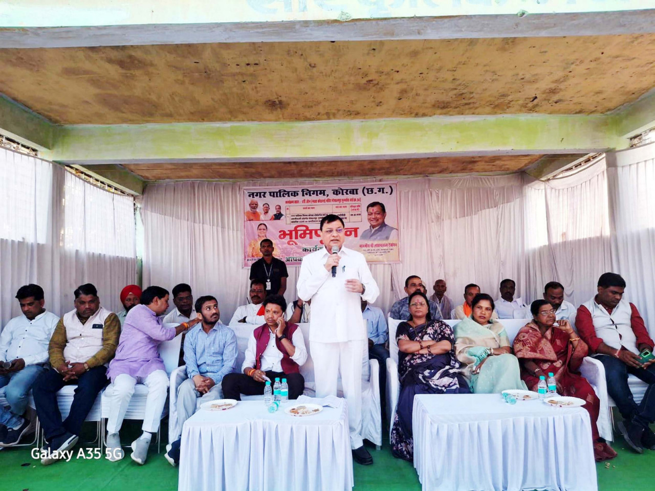 रायपुर : गोपालपुर पुनर्वास गांव की वर्षो से जर्जर सड़कों का होगा जीर्णोंद्धार व डामरीकरण…