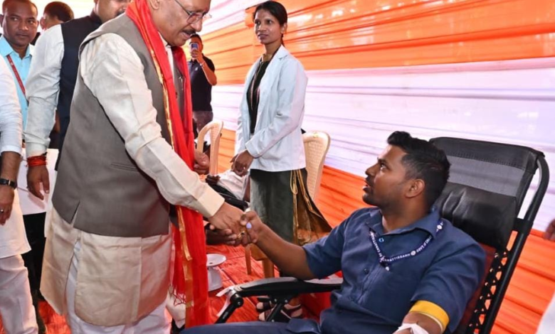 रायपुर : जन्मदिन पर सेवा का संदेश: मुख्यमंत्री श्री साय ने जन्मदिन पर रक्तदान शिविर का किया शुभारंभ…