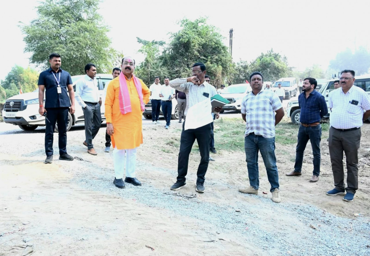 रायपुर : उप मुख्यमंत्री श्री अरुण साव ने निर्माणाधीन पुल के कार्य का किया औचक निरीक्षण… रायपुर : उप मुख्यमंत्री श्री अरुण साव ने निर्माणाधीन पुल के कार्य का किया औचक निरीक्षण…