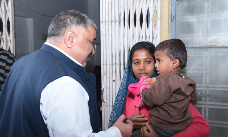 रायपुर : मुख्यमंत्री श्री विष्णु देव साय के जन्मदिवस पर लखनपुर में विशेष पूजा-अर्चना, मंत्री श्री राजेश अग्रवाल ने मरीजों को बांटे फल… रायपुर : मुख्यमंत्री श्री विष्णु देव साय के जन्मदिवस पर लखनपुर में विशेष पूजा-अर्चना, मंत्री श्री राजेश अग्रवाल ने मरीजों को बांटे फल…