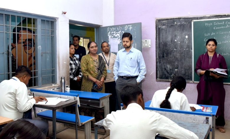 दुर्ग कलेक्टर अभिजीत सिंह ने मरोदा स्थित स्कूल का दौरा कर बोर्ड परीक्षा की तैयारियों और व्यवस्थाओं का निरीक्षण किया…