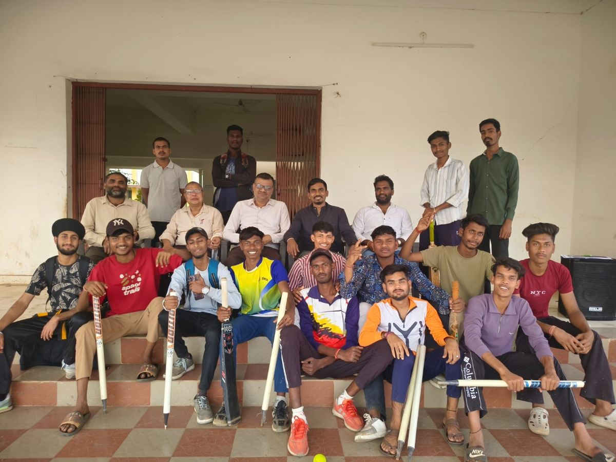 छात्रों ने 100 मीटर दौड़, गोला फेंक में अपना कौशल दिखाया…