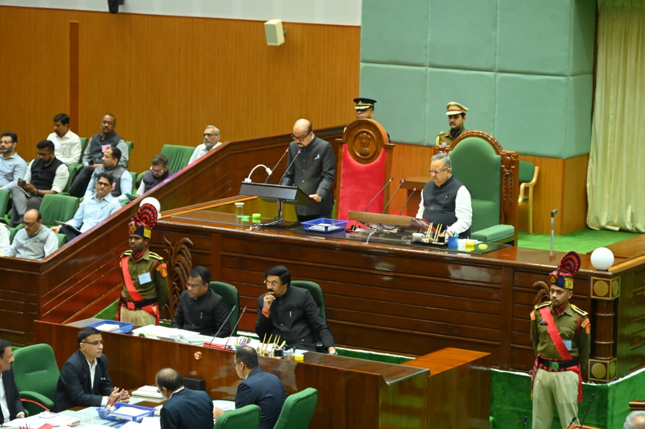 रायपुर : राज्यपाल श्री डेका ने छत्तीसगढ की 6 वीं विधानसभा के अष्टम् सत्र को संबोधित किया… रायपुर : राज्यपाल श्री डेका ने छत्तीसगढ की 6 वीं विधानसभा के अष्टम् सत्र को संबोधित किया…