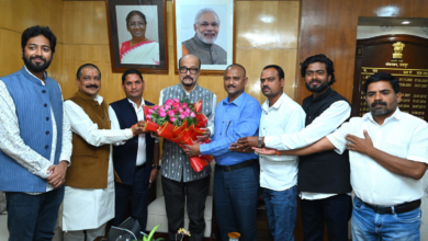 रायपुर : राज्यपाल श्री डेका से अखिल भारतीय कुर्मी क्षत्रिय महासभा के प्रदेश अध्यक्ष ने भेंट की…