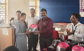 सड़क सुरक्षा अभियान: आईटीआई के 40 विद्यार्थियों को वितरित किए गए हेलमेट…