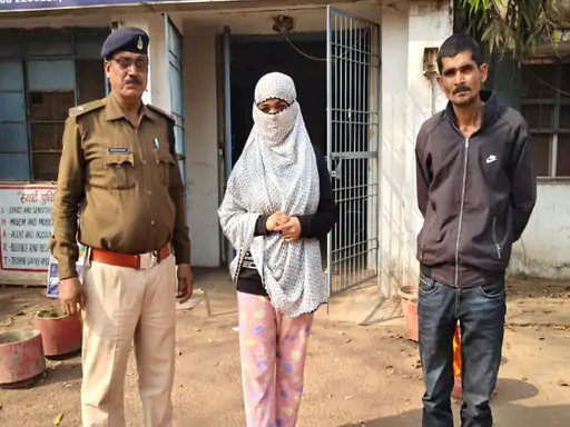 रेलवे में नौकरी के नाम पर 7 लाख की ठगी:मां से वसूले पैसे,दुर्ग पुलिस ने रीवा से महिला समेत 2 आरोपी को किया गिरफ्तार…