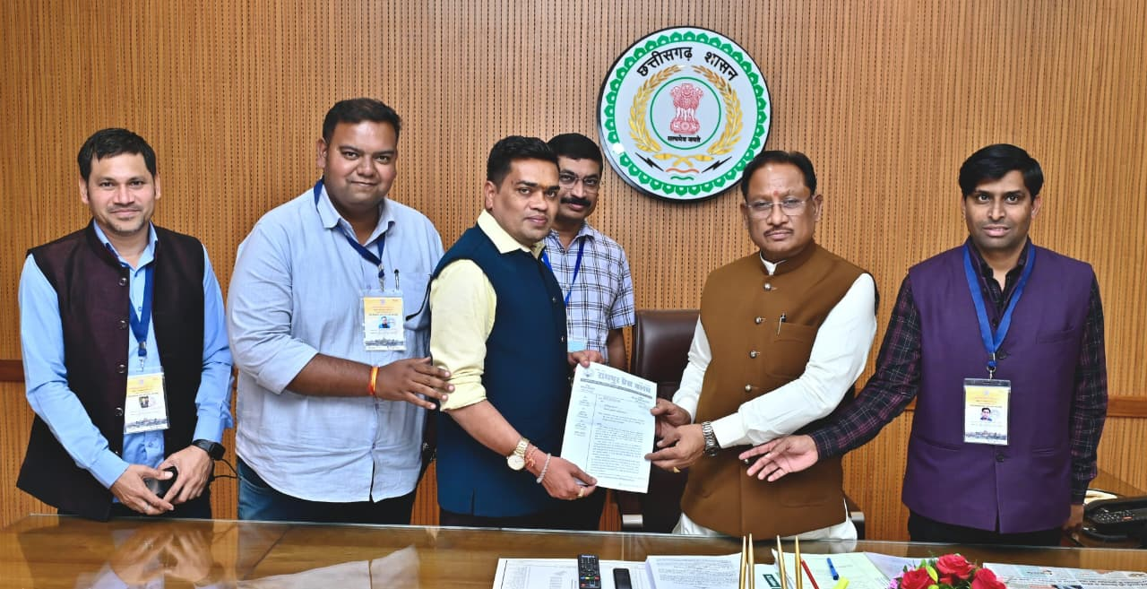 रायपुर : मुख्यमंत्री श्री विष्णुदेव साय से प्रेस क्लब प्रतिनिधिमंडल ने की सौजन्य मुलाकात…