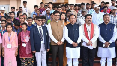 रायपुर : नए विश्वास के साथ आगे बढ़ रहे पुनर्वासित युवा: विधानसभा में समझी जनतांत्रिक प्रणाली… रायपुर : नए विश्वास के साथ आगे बढ़ रहे पुनर्वासित युवा: विधानसभा में समझी जनतांत्रिक प्रणाली…