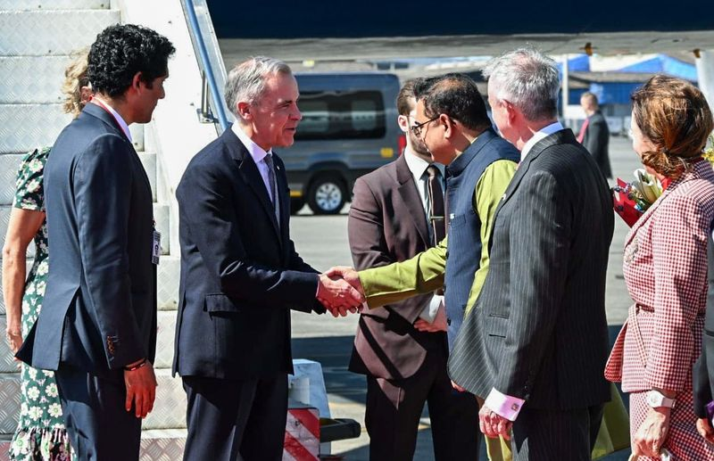 भारत की पहली आधिकारिक यात्रा पर पहुंचे कनाडा के पीएम कार्नी, द्विपक्षीय संबंधों को मजबूत करने पर रहेगा जोर…