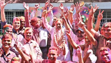 रायपुर : मुख्यमंत्री निवास में होली के रंगों की बौछार: मुख्यमंत्री श्री विष्णु देव साय ने अधिकारियों-कर्मचारियों संग खेली होली…