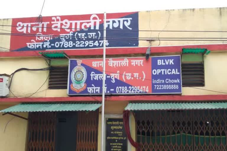 युवक ने घर में फांसी लगाकर आत्महत्या की: दिनभर होली खेलने के बाद रात में फंदे से लटकी मिली लाश; पुलिस सुसाइड के कारणों की कर रही जांच…