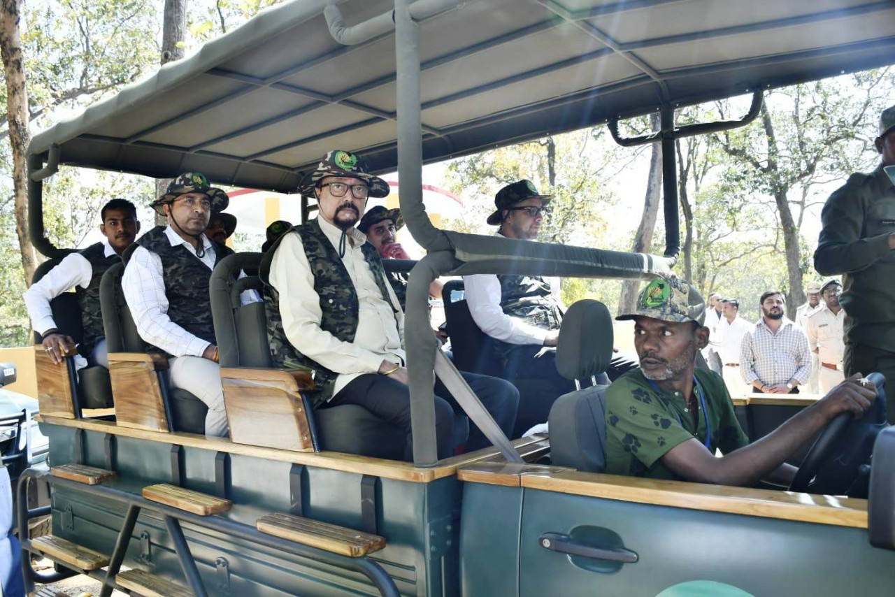 रायपुर : राज्यपाल रमेन डेका ने किया अचानकमार टाइगर रिजर्व का दौरा…