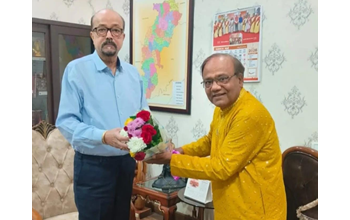 रायपुर : कुलपति प्रो. मनोज दयाल ने राज्यपाल से की सौजन्य भेंट…