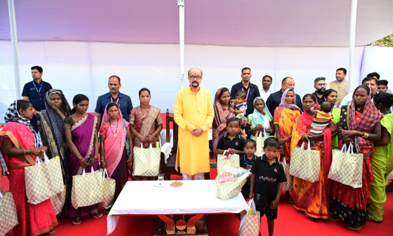 रायपुर : राज्यपाल श्री रमेन डेका ने बैगा-बिरहोर आदिवासियों की संस्कृति को सहेजने की दी सीख…