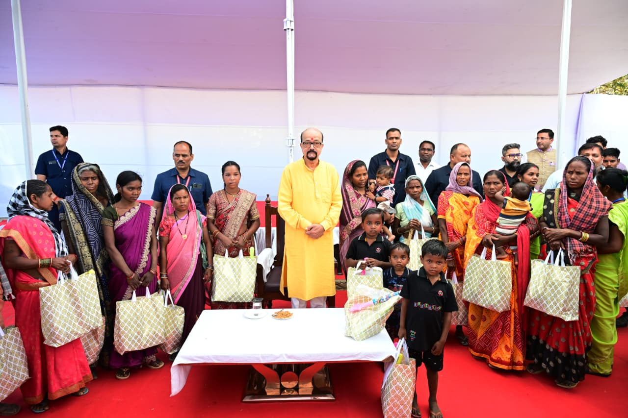 रायपुर : राज्यपाल श्री रमेन डेका ने बैगा-बिरहोर आदिवासियों की संस्कृति को सहेजने की दी सीख…