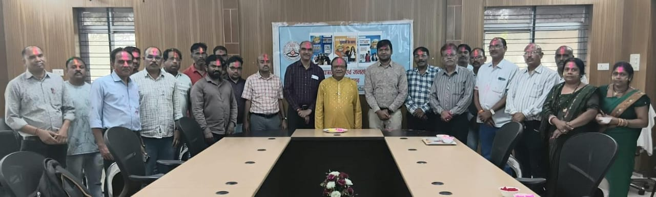रायपुर : कुशाभाऊ ठाकरे पत्रकारिता विश्वविद्यालय में होली मिलन…