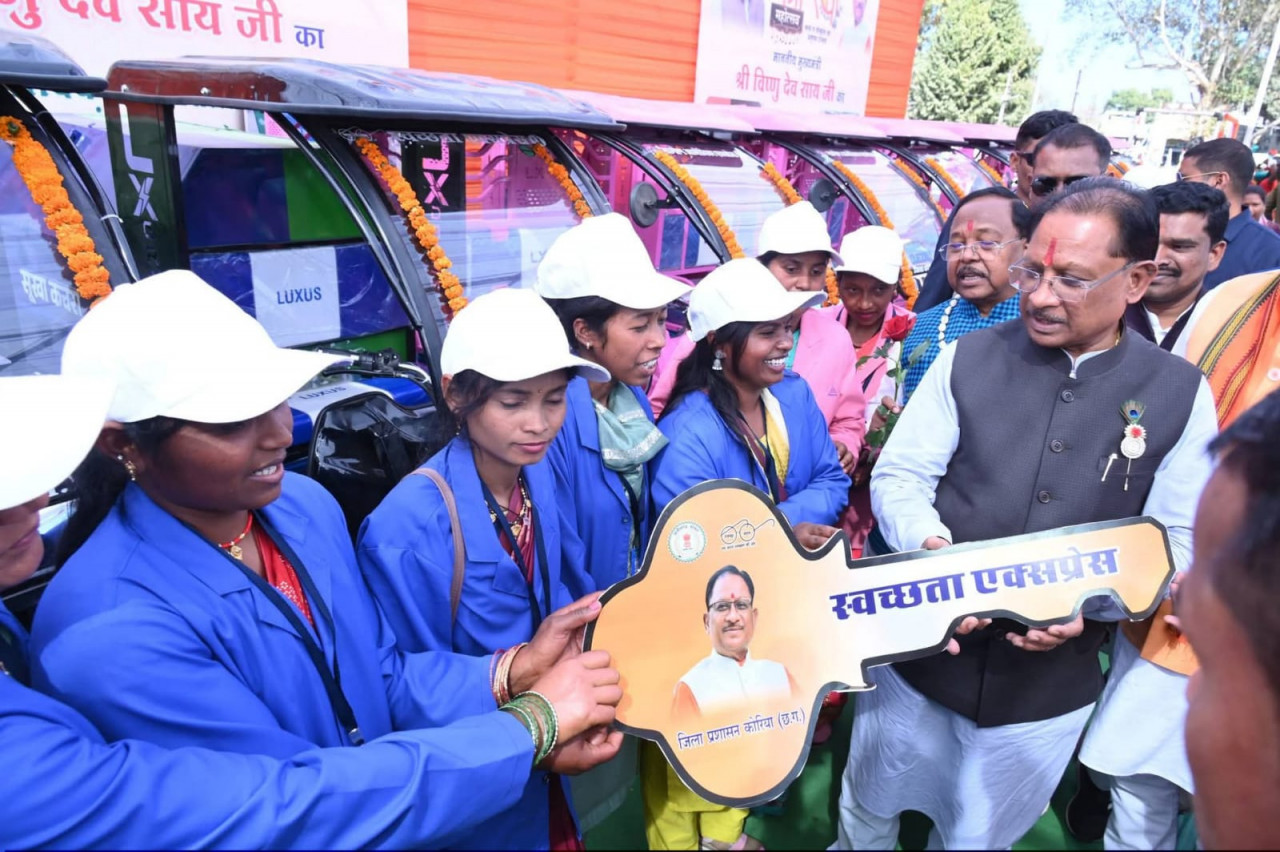 रायपुर : समूह की चार स्वच्छता सखियों ने बदल दी ग्राम पंचायत की तस्वीर…