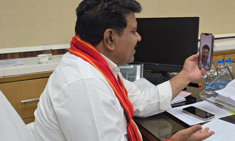 रायपुर : बीजापुर के अंकित की यूपीएससी में सफलता पर उपमुख्यमंत्री श्री विजय शर्मा ने वीडियो कॉल पर दी बधाई…