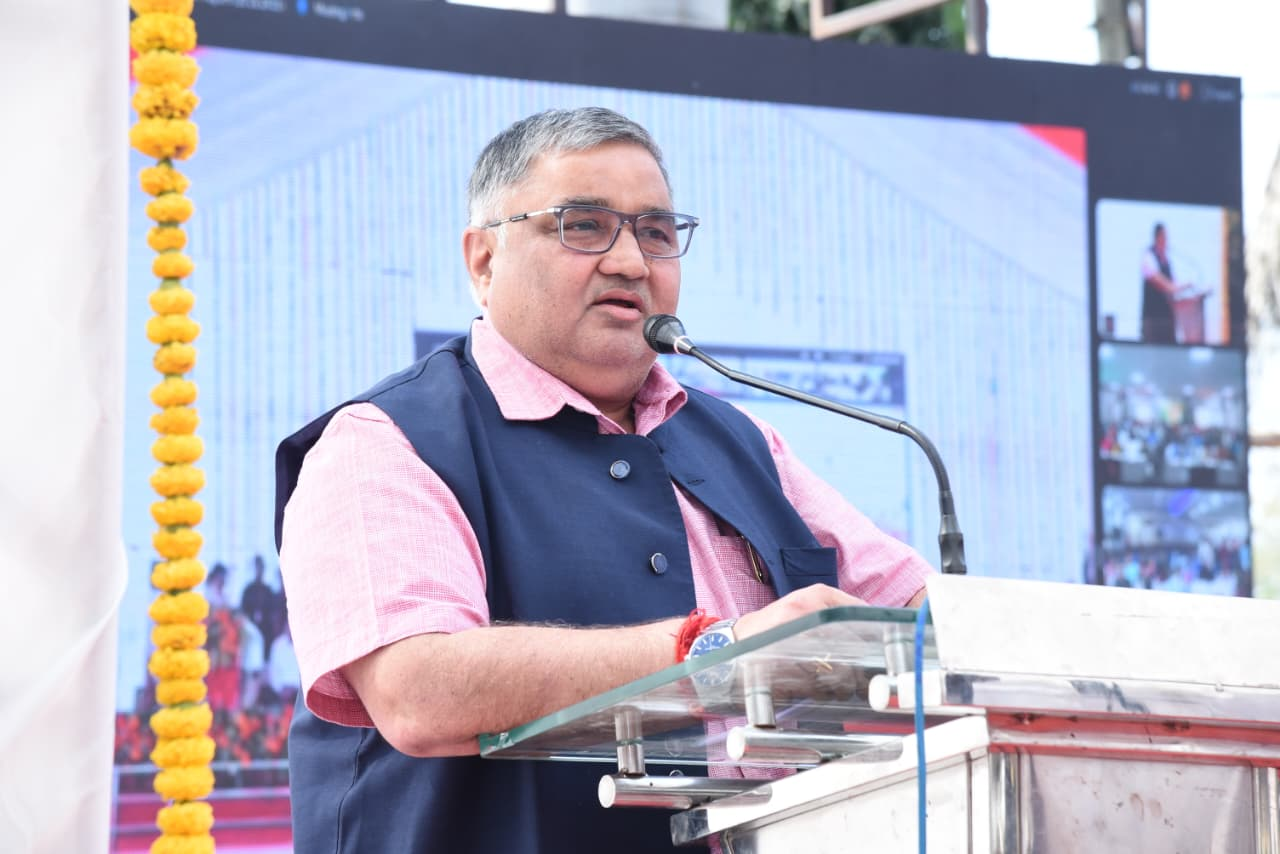 रायपुर : मुख्यमंत्री श्री विष्णु देव साय ने सरगुजा के 52 हजार से अधिक किसानों को दी होली की सौगात… रायपुर : मुख्यमंत्री श्री विष्णु देव साय ने सरगुजा के 52 हजार से अधिक किसानों को दी होली की सौगात…